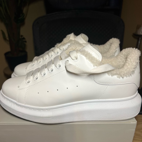 Alexander McQueen Oversized Sneakers Size 8 - Picture 1 of 8